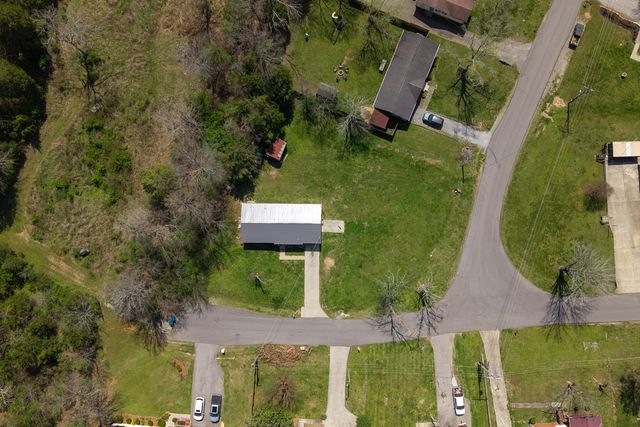 104 Hilltop Dr, Hendersonville, TN 37075