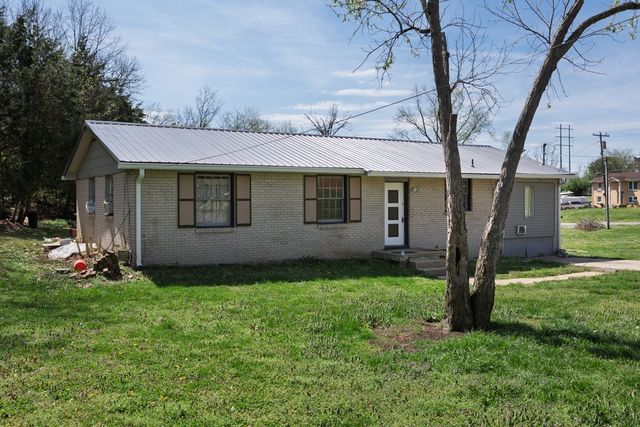 104 Hilltop Dr, Hendersonville, TN 37075