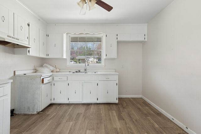 104 Hilltop Dr, Hendersonville, TN 37075