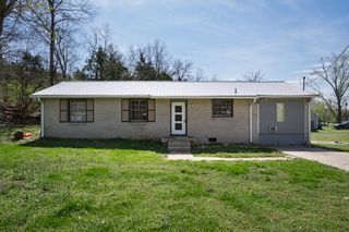 104 Hilltop Dr, Hendersonville, TN 37075