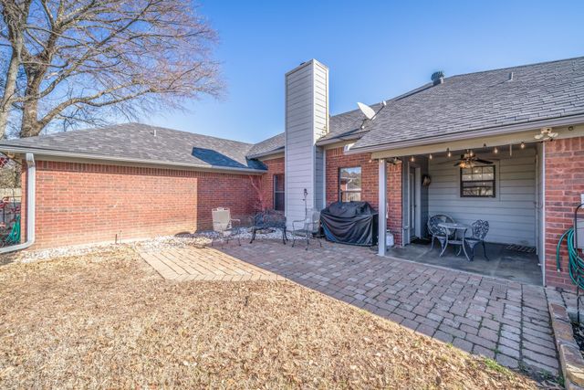 3819 Fern Ridge Dr, Longview, TX 75605