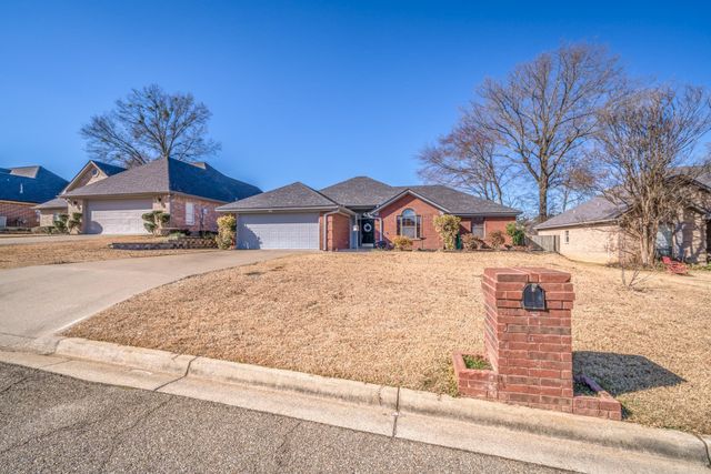 3819 Fern Ridge Dr, Longview, TX 75605