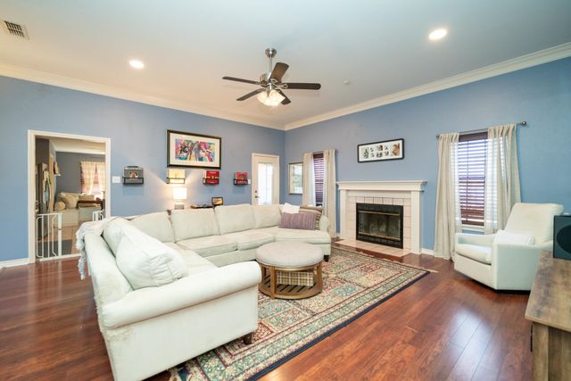 3819 Fern Ridge Dr, Longview, TX 75605