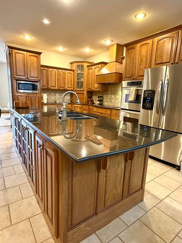 318 Fox Fire Court, Joplin, MO 64801