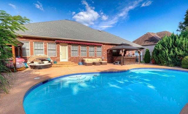 318 Fox Fire Court, Joplin, MO 64801