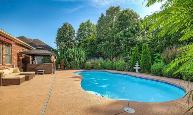 318 Fox Fire Court, Joplin, MO 64801