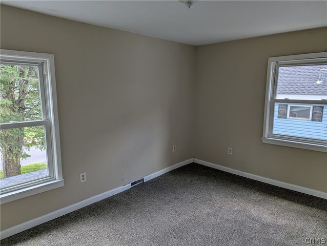 428 Garden City Drive, Salina, NY 13211