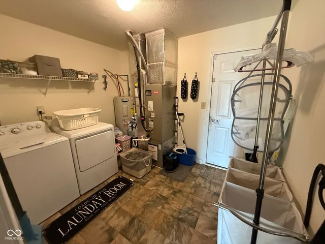 1786 Archbury Drive, Avon, IN 46123