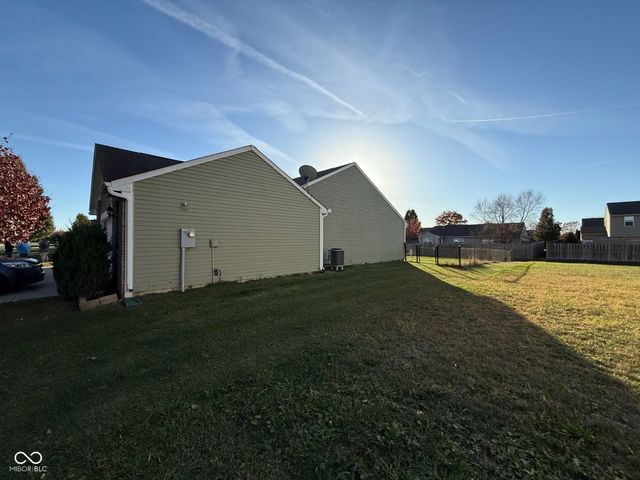 1786 Archbury Drive, Avon, IN 46123
