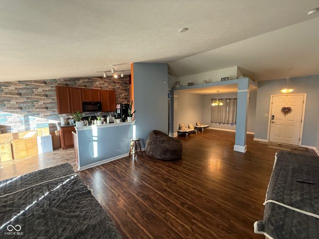 1786 Archbury Drive, Avon, IN 46123