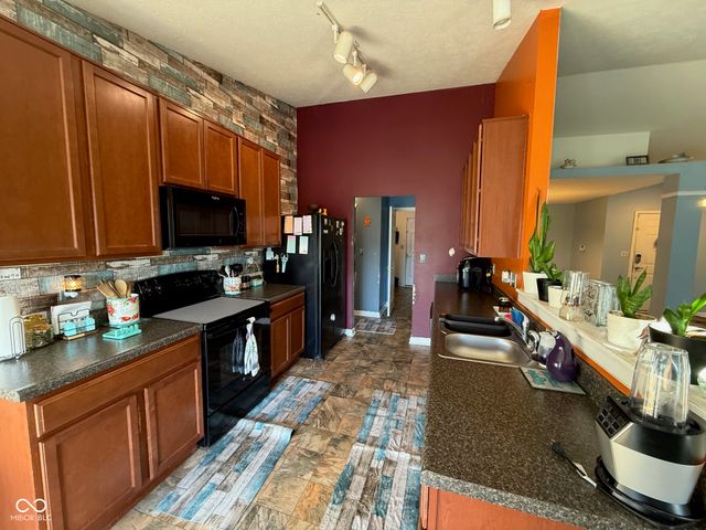 1786 Archbury Drive, Avon, IN 46123