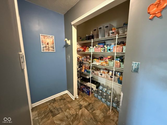 1786 Archbury Drive, Avon, IN 46123