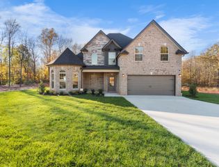 400 Kildeer Dr, Clarksville, TN 37040