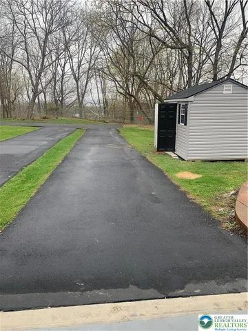525 South New Street, Nazareth Boro, PA 18064