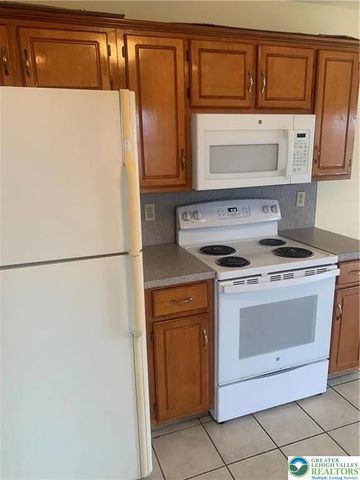 525 South New Street, Nazareth Boro, PA 18064