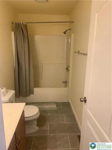 525 South New Street, Nazareth Boro, PA 18064