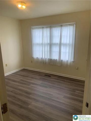 525 South New Street, Nazareth Boro, PA 18064