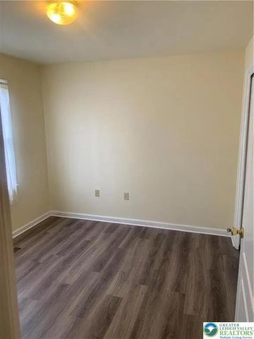 525 South New Street, Nazareth Boro, PA 18064