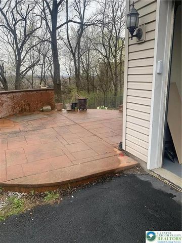 525 South New Street, Nazareth Boro, PA 18064