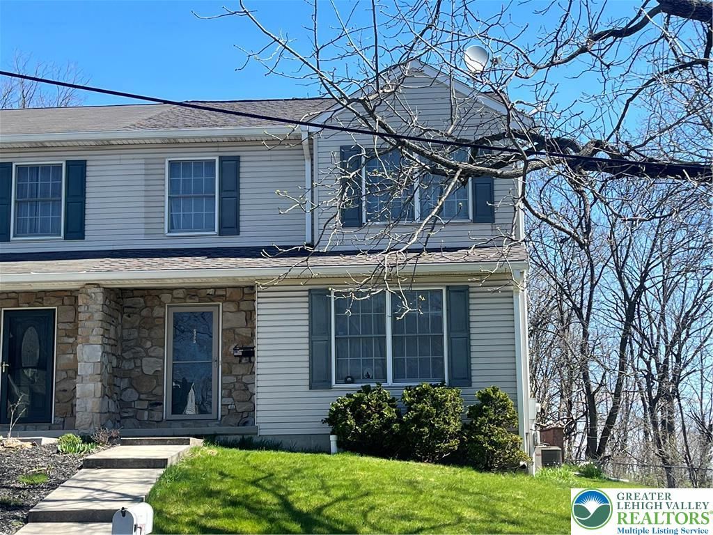 525 South New Street, Nazareth Boro, PA 18064