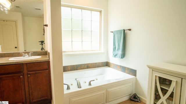 520 Abberly Lane, Boiling Springs, SC 29316
