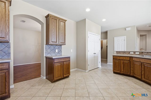 904 Winding Creek Place, Round Rock, TX 78665