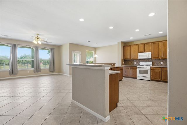 904 Winding Creek Place, Round Rock, TX 78665