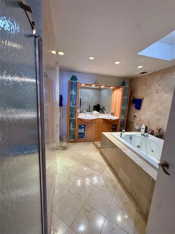 19500 Turnberry Way 15F, Aventura, FL 33180