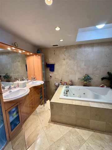 19500 Turnberry Way 15F, Aventura, FL 33180