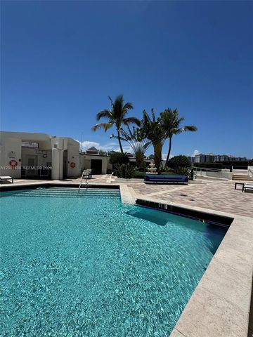 19500 Turnberry Way 15F, Aventura, FL 33180