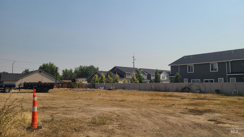 3160 N Linda Vista Lane, Boise, ID 83704 photo 2