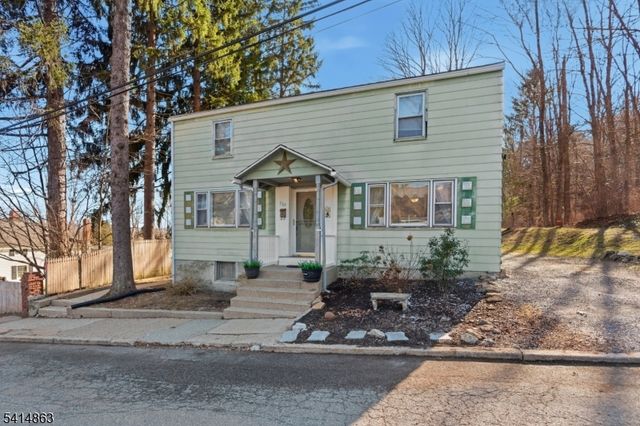 104 Harvey St, Hackettstown Town, NJ 07840