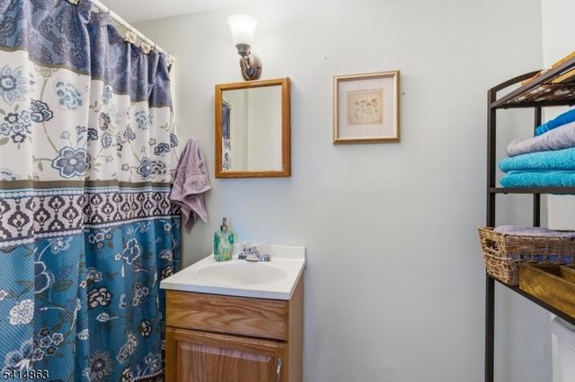 104 Harvey St, Hackettstown Town, NJ 07840