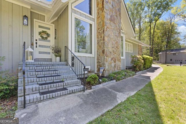 5097 Rock Glen Drive, Stone Mountain, GA 30088