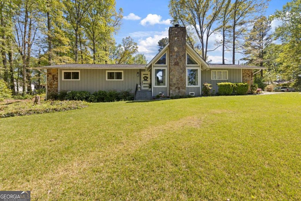 5097 Rock Glen Drive, Stone Mountain, GA 30088