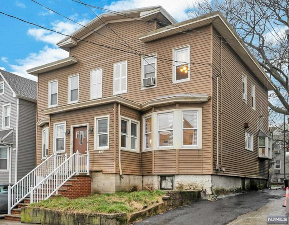 22 West 51st Street, Bayonne, NJ 07002