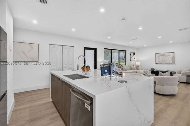 5349 Balsam Ter, Plantation, FL 33317