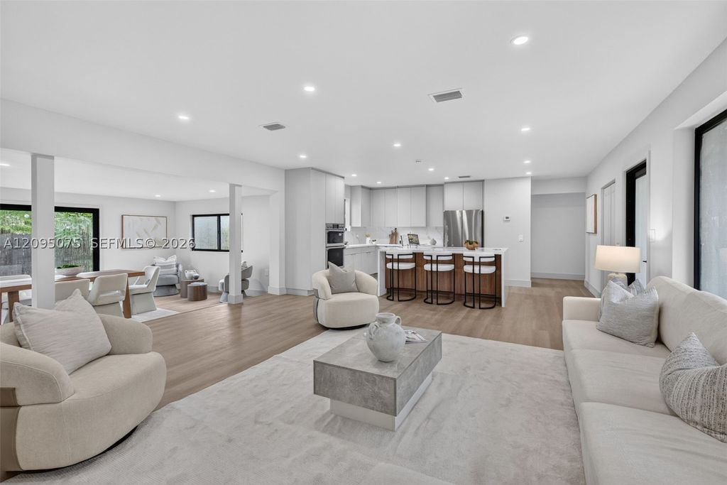 5349 Balsam Ter, Plantation, FL 33317