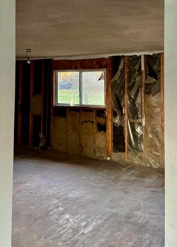 854 S Crystal Avenue, Benton Harbor, MI 49022