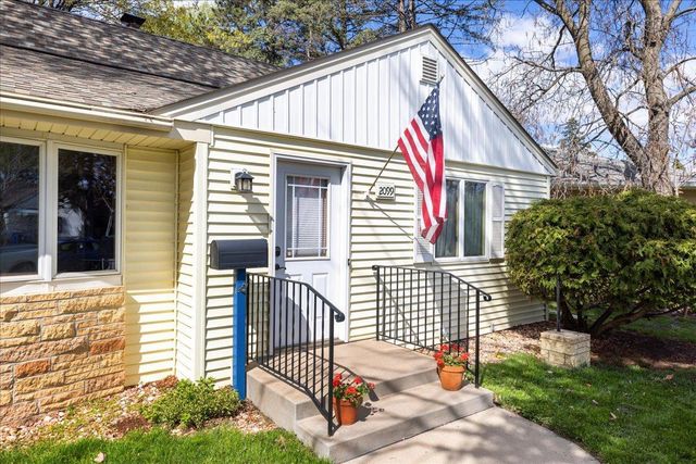 2099 Lacrosse Avenue, Saint Paul, MN 55119