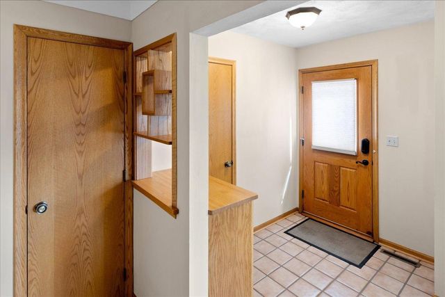 2099 Lacrosse Avenue, Saint Paul, MN 55119