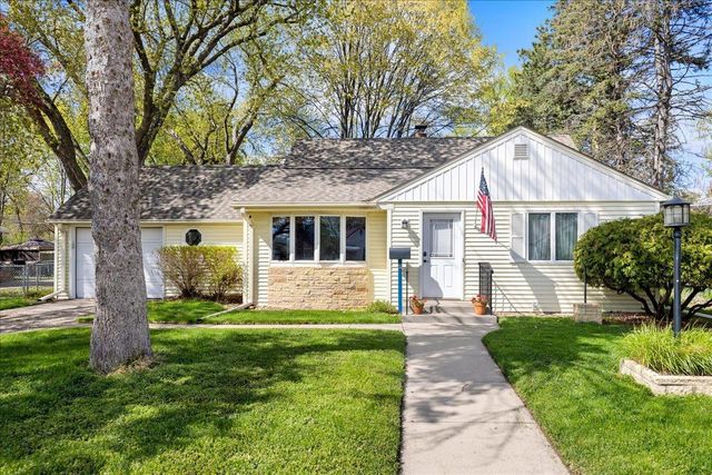 2099 Lacrosse Avenue, Saint Paul, MN 55119
