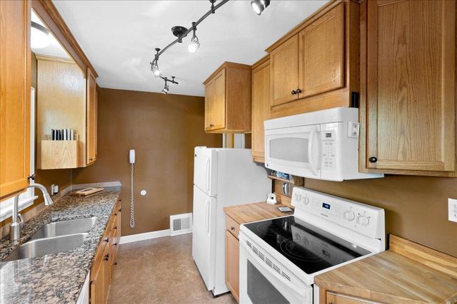 2099 Lacrosse Avenue, Saint Paul, MN 55119