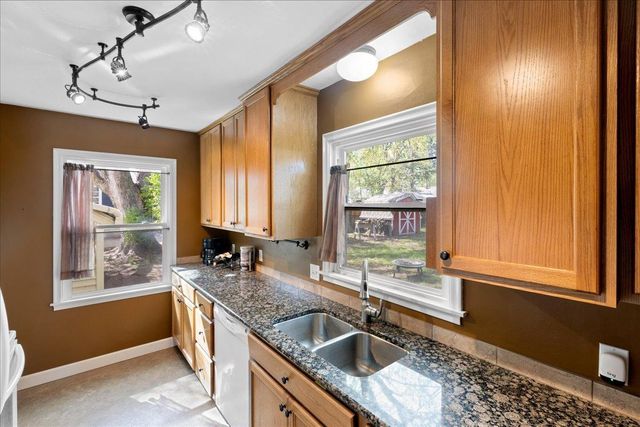 2099 Lacrosse Avenue, Saint Paul, MN 55119