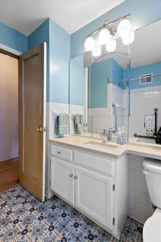 2099 Lacrosse Avenue, Saint Paul, MN 55119