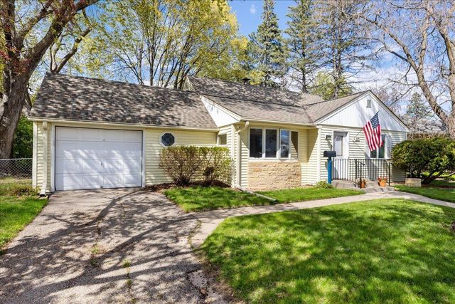 2099 Lacrosse Avenue, Saint Paul, MN 55119
