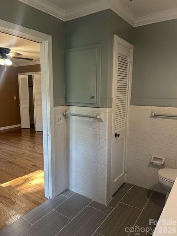 1225 Pinebrook Circle, Hendersonville, NC 28739