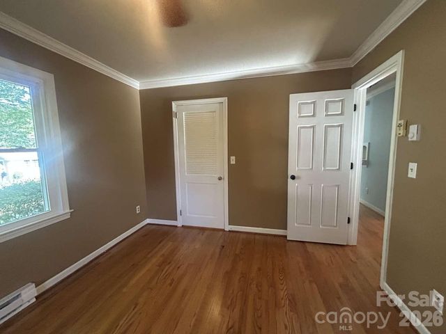 1225 Pinebrook Circle, Hendersonville, NC 28739