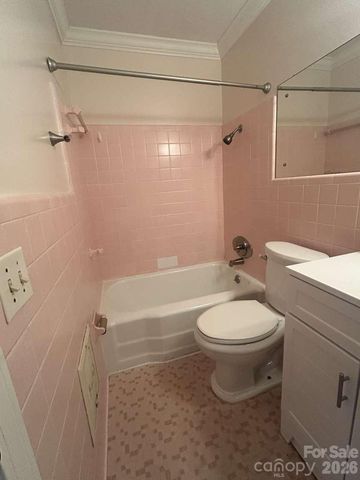 1225 Pinebrook Circle, Hendersonville, NC 28739