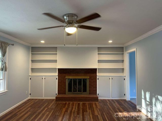 1225 Pinebrook Circle, Hendersonville, NC 28739